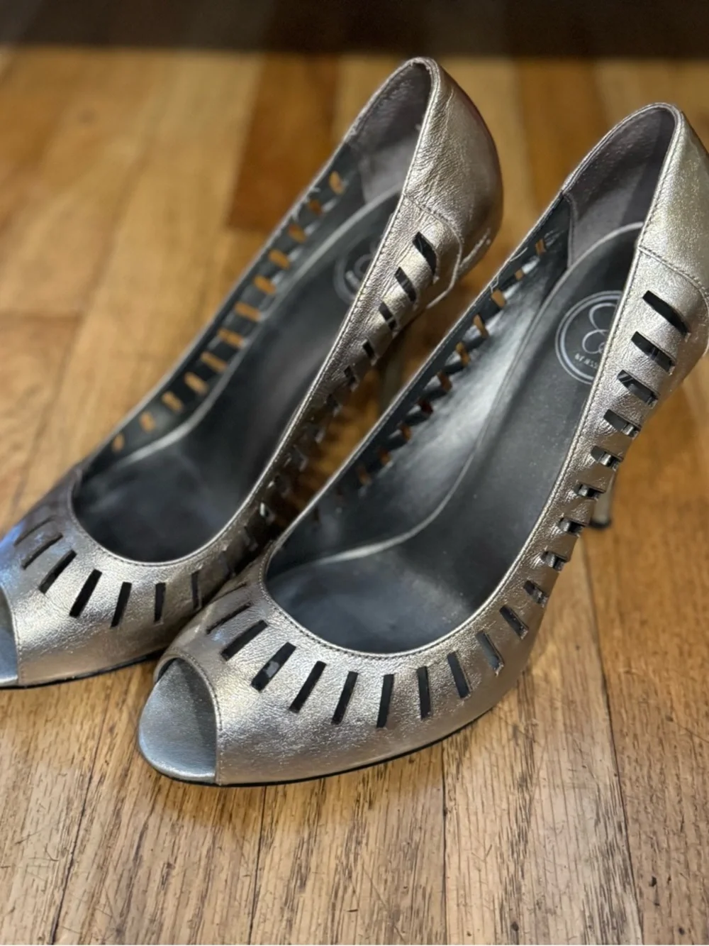 Jessica Simpson stylish peep